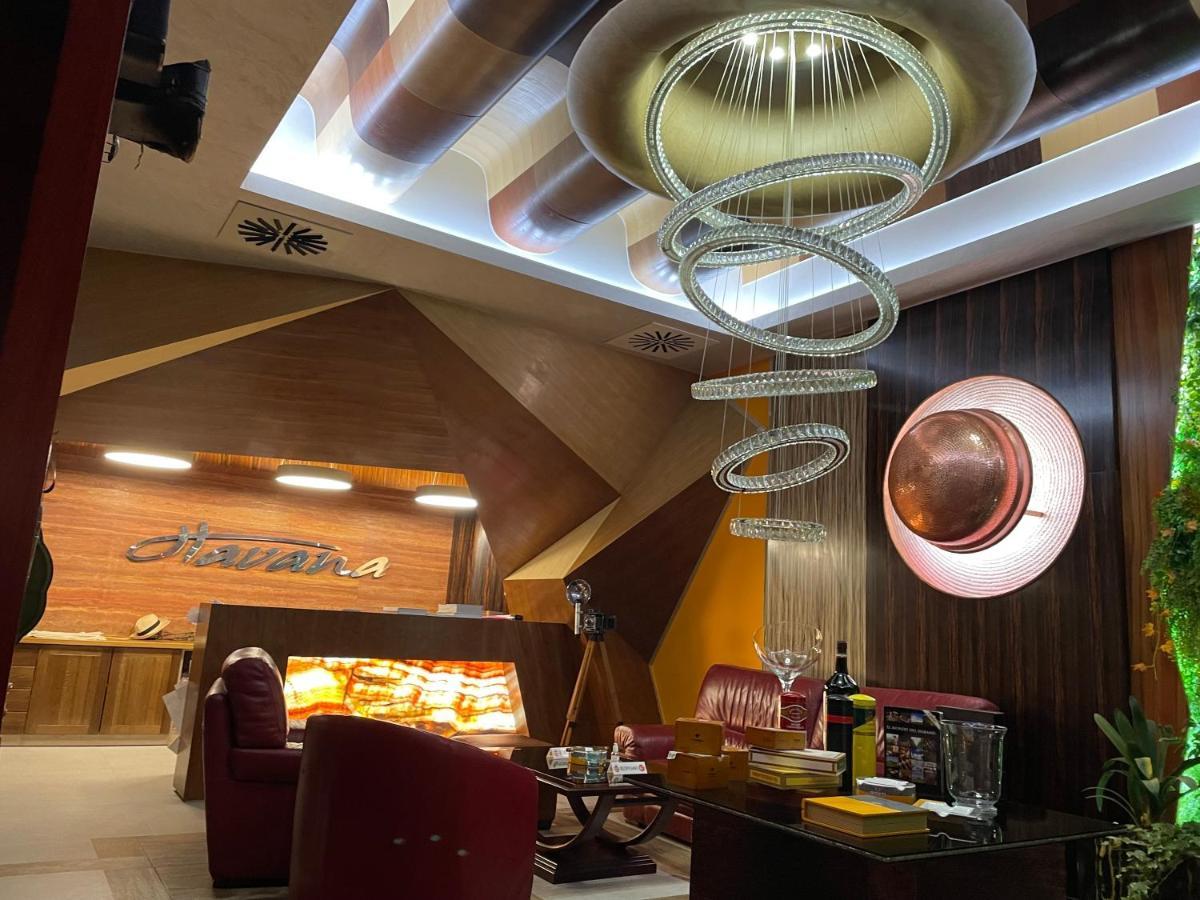 Hotel Havana 로즈니차 외부 사진