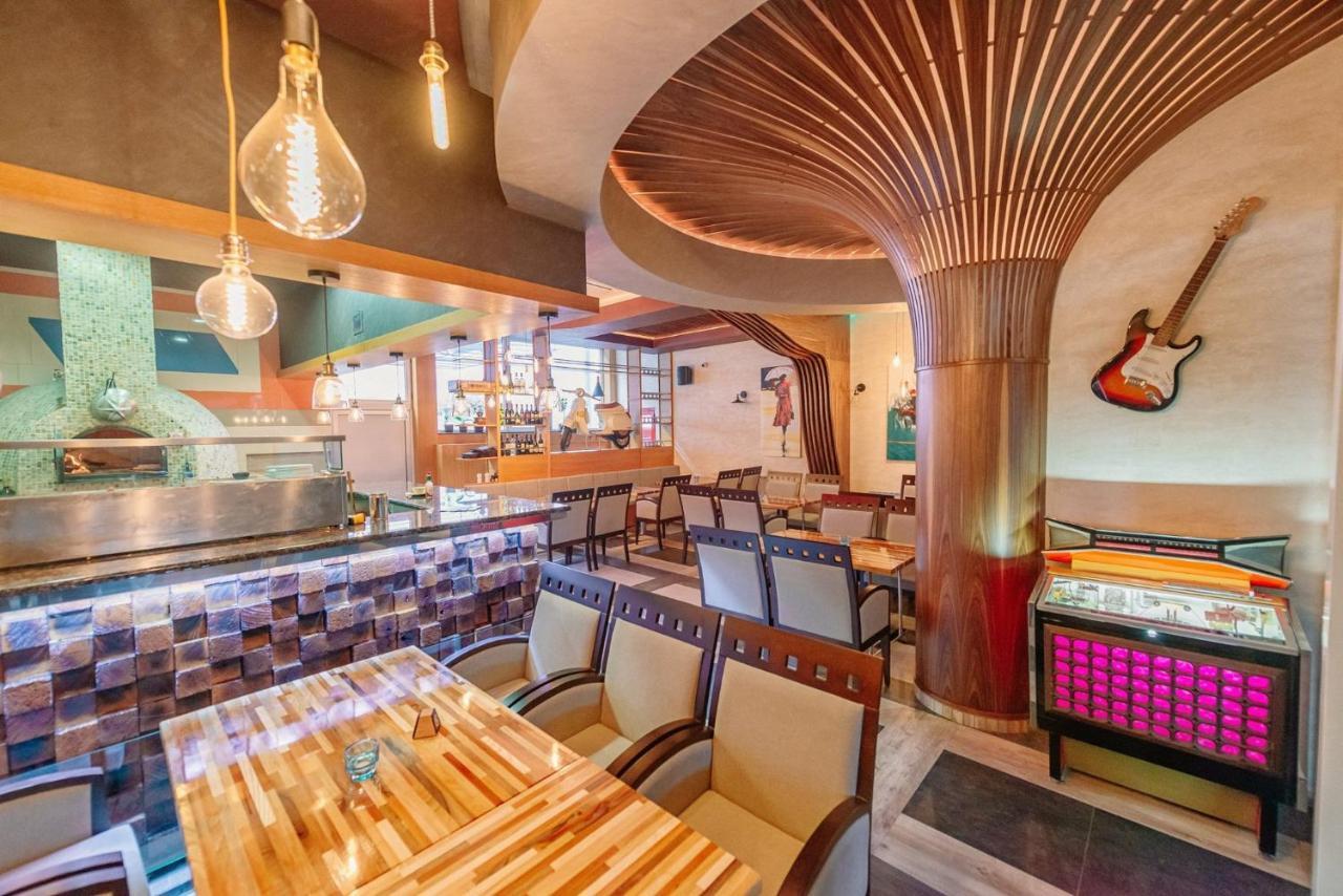 Hotel Havana 로즈니차 외부 사진